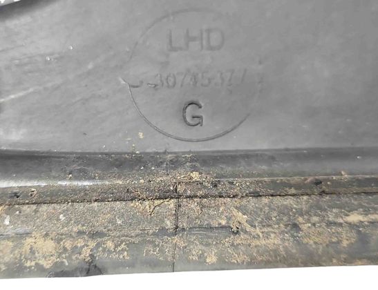 VOLVO V50 1 generation (2003-2012) Пластмасса передняя стеклоочистителей 30745377 27906442