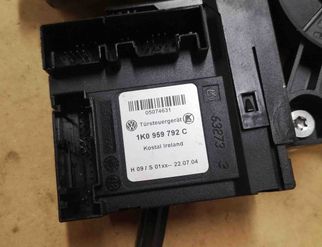 VOLKSWAGEN Golf 8 generation (2019-2023) Front Right Door Window Regulator 1T0959702 28622398
