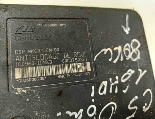 CITROËN C5 1 generation (2001-2008) ABS Bloks 9657061080 28631600