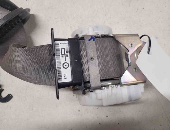 BMW 3 Series E90/E91/E92/E93 (2004-2013) Front Right Seatbelt 33059849C 28678301