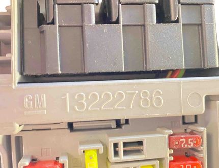 OPEL Insignia A (2008-2016) Fuse Box 13222786 28795207