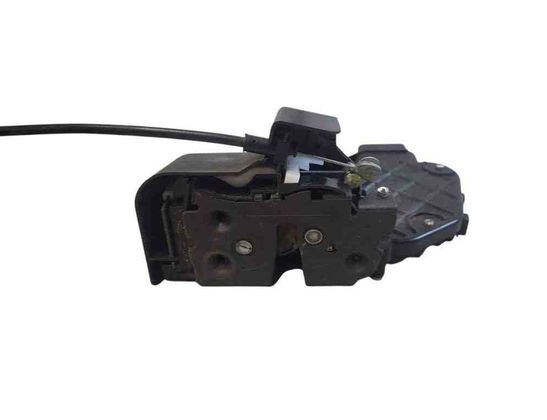 VOLVO V50 1 generation (2003-2012) Замок двери передний правый 30753664 30778203