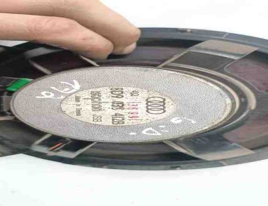 AUDI A4 B5/8D (1994-2001) Aizmugurējo labo durvju skaļrunis 8D9035412B 27169294