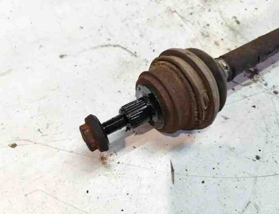 AUDI 80 B3 (1986-1992) Полуось передний левый 27173826