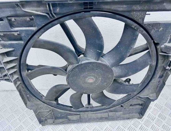 BMW X5 F15 (2013-2018) Dzinēja dzesēšanas ventilators/difuzors 56057110,PA66GF30 32737032