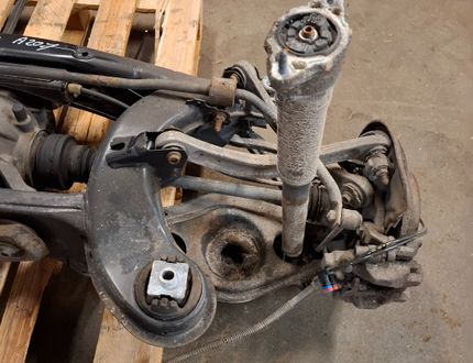 MERCEDES-BENZ E-Class W212/S212/C207/A207 (2009-2016) Aizmugurējais tilts A2073509702,A2073500914,A2043501810 33022680