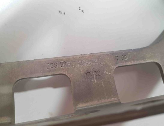 MERCEDES-BENZ C-Class W205/S205/C205 (2014-2023) Priekšējā labā dzinēja pārsega eņģe 2058805601 15216896