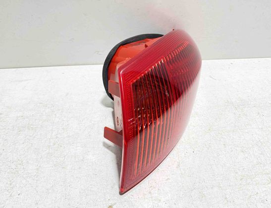 ALFA ROMEO 147 1 generation (2000-2010) Aizmugurējais labais lukturis 46556347 17746518