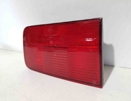 BMW 5 Series E39 (1995-2004) Aizmugurējais labais lukturis bagāžniekā 8361674 24904664