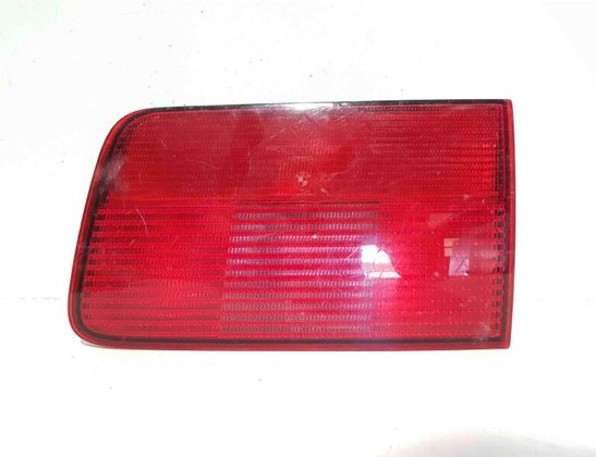 BMW 5 Series E39 (1995-2004) Aizmugurējais labais lukturis bagāžniekā 8361674 24904664