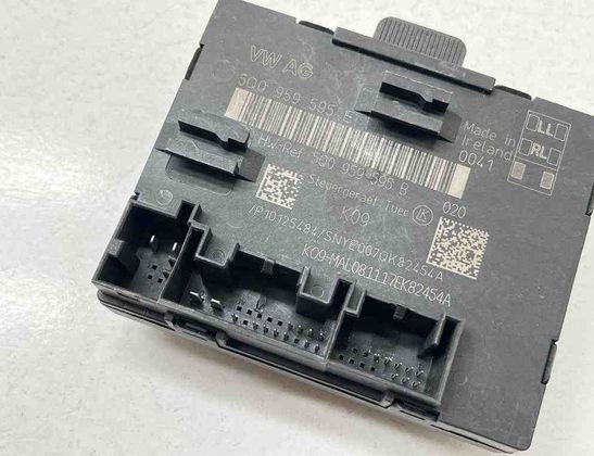 VOLKSWAGEN Touran 3 generation (2015-2023) Aizmugurējo labo durvju vadības bloks 5Q0959595B,5Q0959595E 32684113
