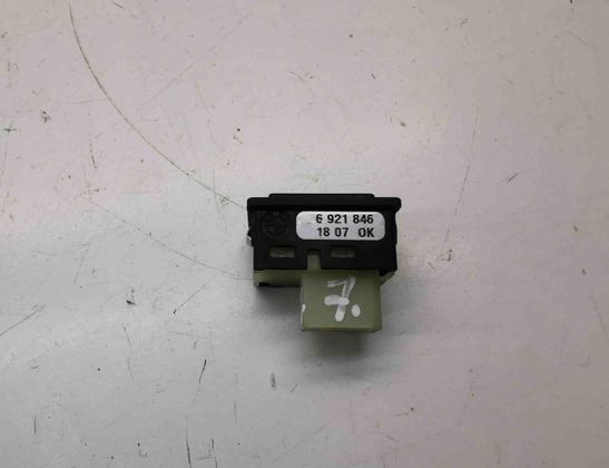 BMW 5 Series E60/E61 (2003-2010) Aizmugurējā vāka atvēršanas poga 6921846 13983806
