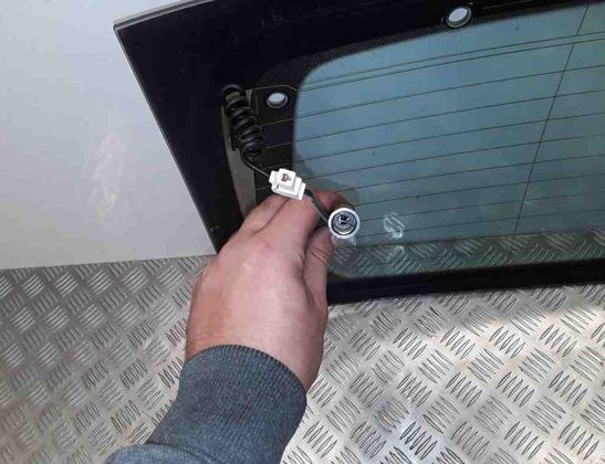 CHEVROLET Captiva 1 generation (2006-2018) Aizmugurējā bagāžnieka stikls DOT748AS2M52,43R000384,96628283 11541126