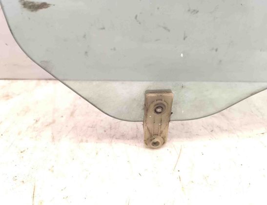 KIA Carnival 3 generation (2014-2021) Priekšējo labo durvju stikls M42,43R000383 29889325