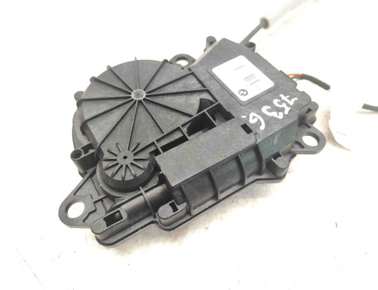 BMW X1 F48/F49 (2015-2023) Доводчик задней крышки 16367210,UA737400609 30098402