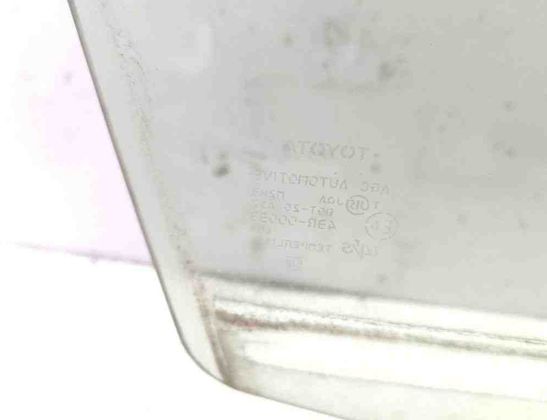 TOYOTA Prius 3 generation (XW30) (2009-2015) Priekšējo labo durvju stikls 43R00033 30658409