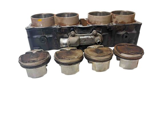 SUZUKI GSX F40 (2019-2024) Pistons set 1121018H100F0 32097435