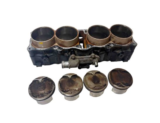 SUZUKI GSX F40 (2019-2024) Pistons set 1121018H100F0 32097435
