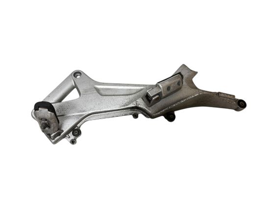 HONDA ST Kreisās puses kāju stiprinājums 32852985