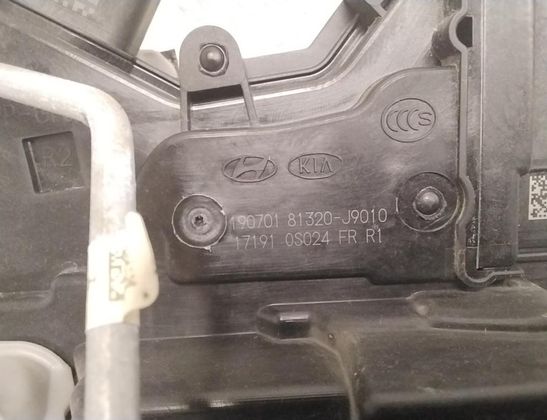 HYUNDAI Kona 1 generation (2017-2024) Priekšējo labo durvju slēdzene 81320J9010 33037908