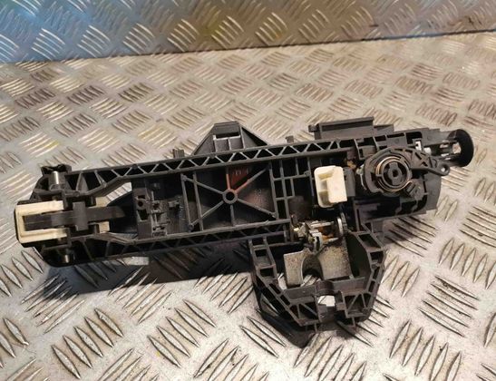 MERCEDES-BENZ C-Class W204/S204/C204 (2004-2015) Priekšējo labo durvju ārējais rokturis 2047600634 17762699