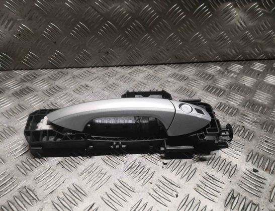 MERCEDES-BENZ C-Class W204/S204/C204 (2004-2015) Priekšējo labo durvju ārējais rokturis 2047602234,A2047602234 28078299