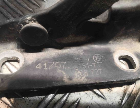BMW 5 Series E60/E61 (2003-2010) Bonnet Hood Hinge Set 7008728,7008727 32398169