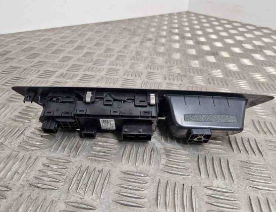 PEUGEOT 208 Peugeot 208 (2012-2015) Aizmugurējo kreiso durvju loga pacēlāja slēdži 98421760ZD 30554099