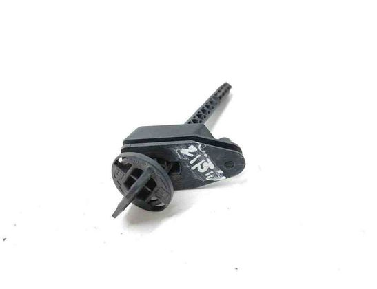 VOLVO V40 Cross Country 1 generation (2012-2020) Labās puses luktura kronšteina stiprinājums 31383457 30555758