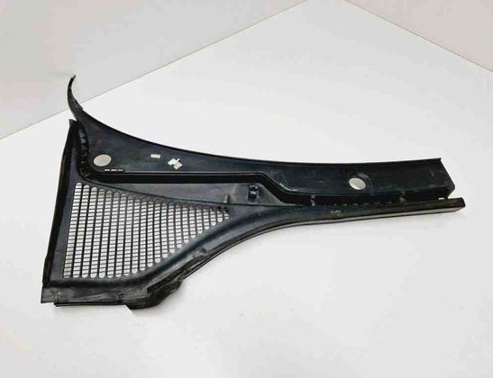 SKODA Octavia 1 generation (1996-2010) Priekšējā stikla tīrītāja apdare / plastmasa 5E2819415A 30577149