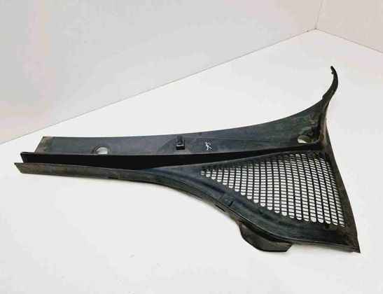 SKODA Octavia 1 generation (1996-2010) Priekšējā stikla tīrītāja apdare / plastmasa 5E2819415A 30577149