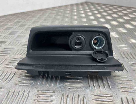 PEUGEOT 208 Peugeot 208 (2012-2015) USB 9674655277 31450136
