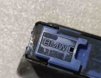 BMW 3 Series F30/F31 (2011-2020) Aizmugurējā vāka atvēršanas poga 9275119 30646445