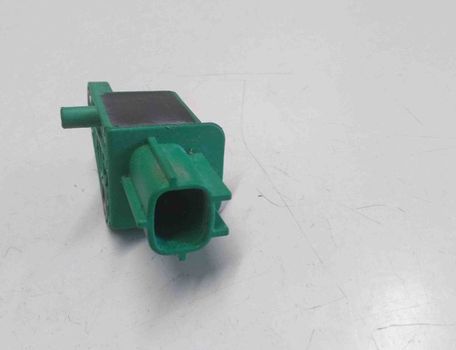 VOLKSWAGEN Touran 1 generation (2003-2015) Right Side Impact Sensor 5M0909606A 28534235
