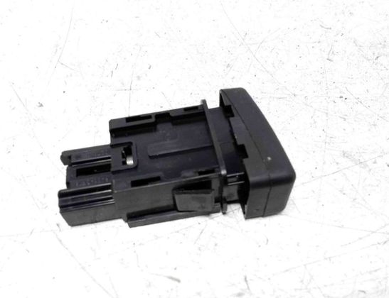 MAZDA 3 BK (2003-2009) кнопка опасности BP4K664H0 28623040