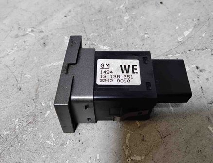 OPEL Vectra C (2002-2005) Seat heating switch 13138251 28636589