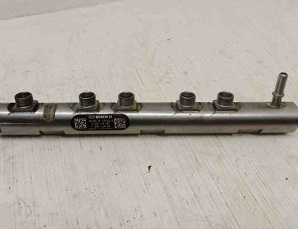 BMW 3 Series F30/F31 (2011-2020) Fuel Rail 7809128 31493479