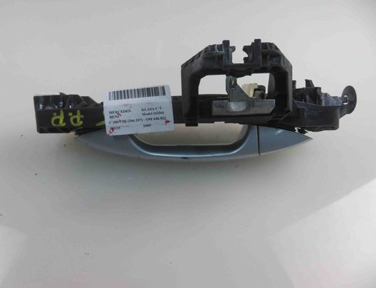 MERCEDES-BENZ C-Class W204/S204/C204 (2004-2015) Priekšējo labo durvju ārējais rokturis A2042600834 29022689