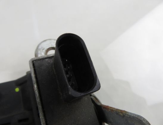 VOLKSWAGEN Golf 5 generation (2003-2009) Aizmugurējā bagāžnieka slēdzene 1K6827505C 32791918