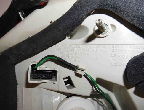 BMW M6 E63/E64 (2004-2010) Rear Left Taillight 9177977 13889444