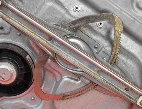 VOLVO S40 2 generation (2004-2012) Aizmugurējo kreiso durvju logu pacēlājs 8679081RH 22084777