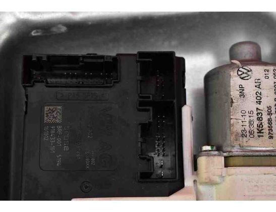 VOLKSWAGEN Golf 6 generation (2008-2015) Priekšējo labo durvju logu pacēlājs 1K5837462B 22325182