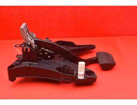 VOLKSWAGEN Touareg 2 generation (2010-2018) Педаль газа 7P0723117B 27686677