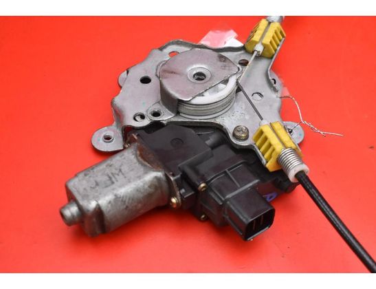 MITSUBISHI Outlander 1 generation (2001-2008) Priekšējo labo durvju logu pacēlājs MR573886RH 32837853