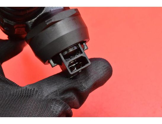 AUDI A4 B7/8E (2004-2008) Degvielas sprausla 038130073BP 33020730