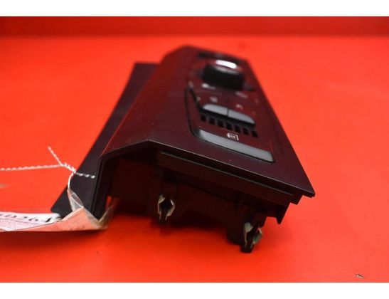 AUDI A4 B8/8K (2011-2016) Pегулятор климы 8T1820043P 33052529