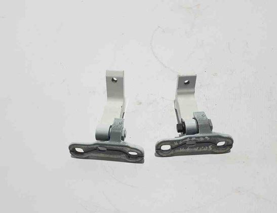 VOLVO XC60 2 generation (2017-2024) Aizmugurējo kreiso durvju eņģes 31468520 29078154