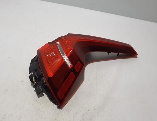 VOLVO V60 2 generation (2018-2023) Rear Right Taillight Lamp 32291359 32816177