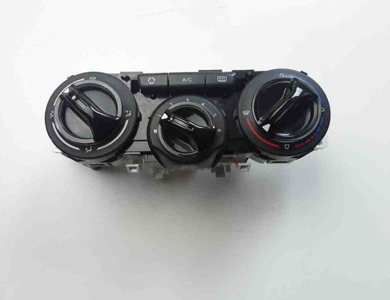 PEUGEOT 208 Peugeot 208 (2012-2015) Klimata kontroles modulis 96722483ZD 30331807