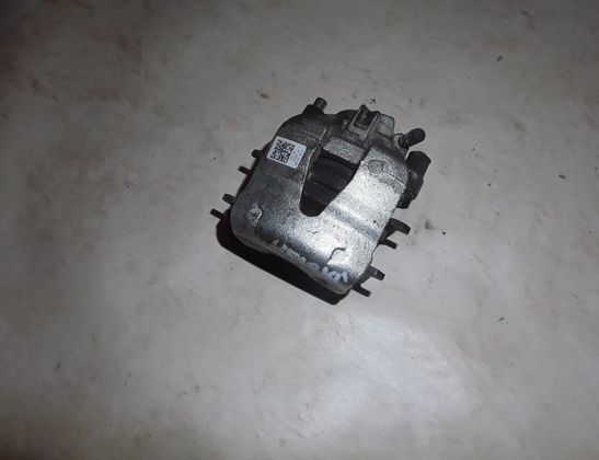 SKODA Kamiq 1 generation (2019-2023) Супорт тормозов передний левый 2Q0615105AJ 33060310